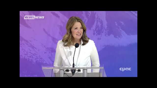 WATCH: Danielle Smith delivers rousing speech after Poilievre leadership review win