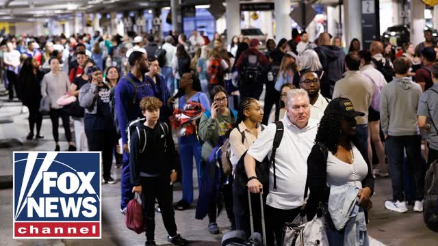 TSA agents miss first paychecks as shutdown nears one month � long airport lines grow
