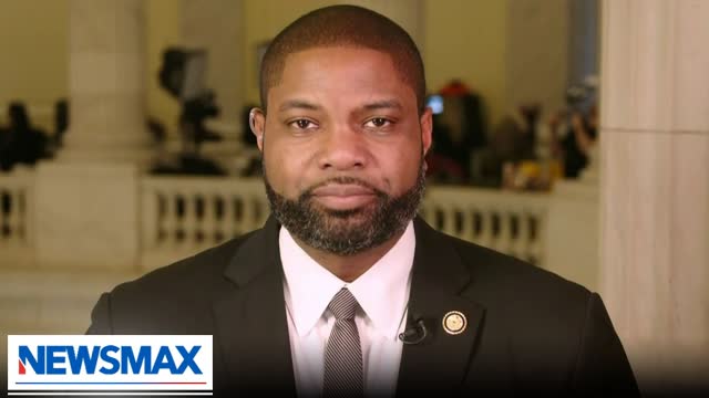 Dems want to side with criminal illegals, not Americans: Byron Donalds | Carl Higbie FRONTLINE