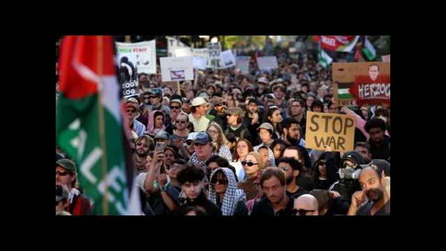 Protests Erupt in Australia as Israel's President Honors Attack Victims of Bondi Attack