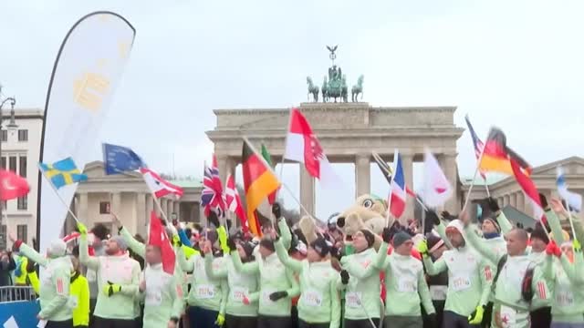 Thousands Gather for Annual Berlin New Year�s Day Run