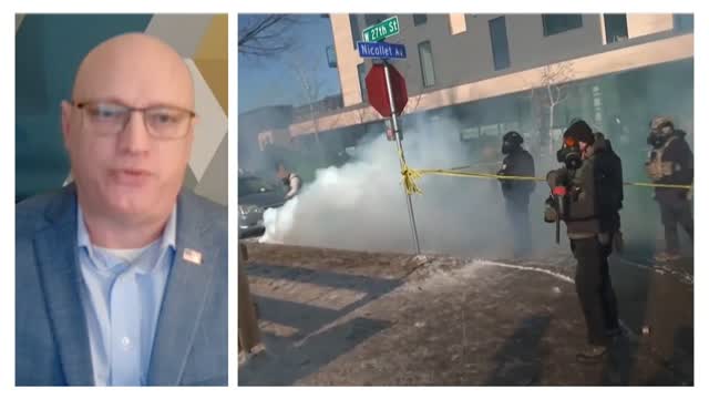Former Senior Adviser to the Director of National Intelligence Weighs in Armed Man Killed by Fed Age
