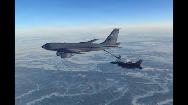 Separation of US Fighter Jet Crew Could be Due to Altitude, Wind: Analyst