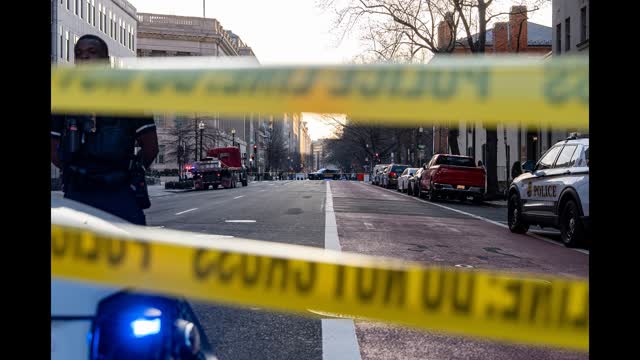 Man in Custody After Driving Van Through White House Barricade