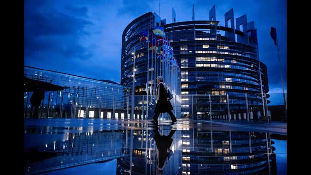 EU Pauses US Trade Deal After Trump Announces 15 Percent Global Tariff