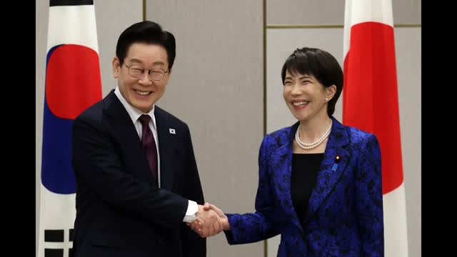 Japan, S  Korea Leaders Play Drums During Summit