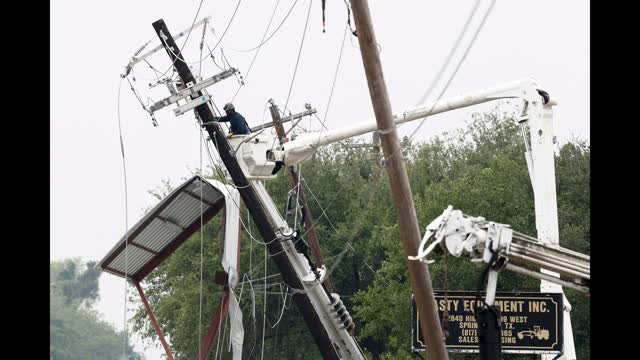 2 Killed in Texas Tornado Producing Storm