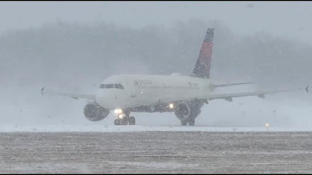 Winter Storm Snarls Holiday Travel Across US Northeast, Great Lakes