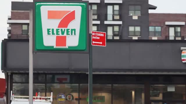 What Stores Are Open on Christmas Day 2025