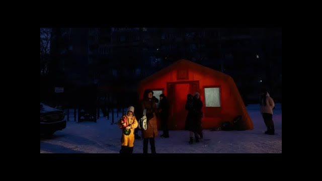 Thousands Left Without Heating in Ukraine as Russia Bombards Energy Grid