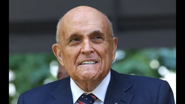 Giuliani Recovering From Pneumonia, Remains in Critical Condition: Spokesman